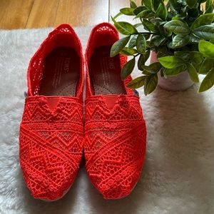 Toms womenswear neon coral crochet shoes